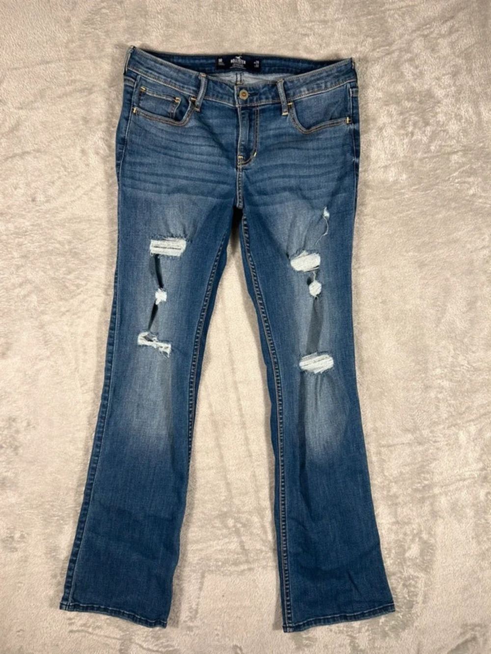 Hollister low rise bootcut distressed jeans size 9 W29 L32